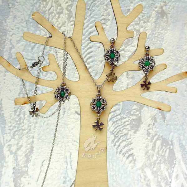 Elegancki komplet biżuterii ze stali chirurgicznej z zielonym jadeitem i koniczynkami